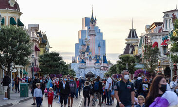 Paris & Disneyland Serüveni Turu Türk Hava Yolları ile 4 Gece CDG-CDG